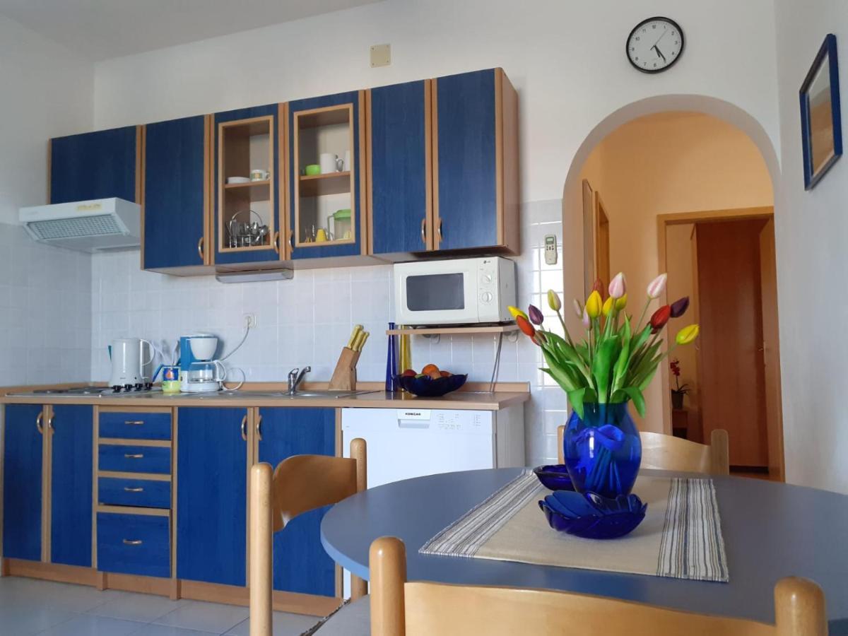 Apartments Borovina Bol Eksteriør billede